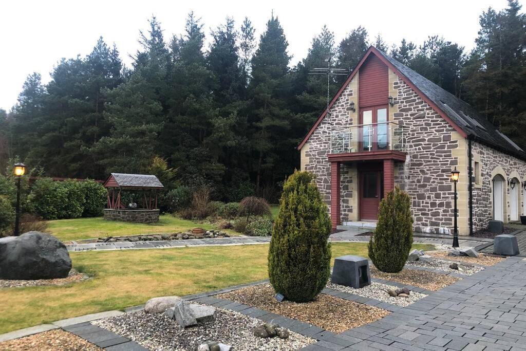 Struan Coach House In Gated Residence Stirling Exterior photo