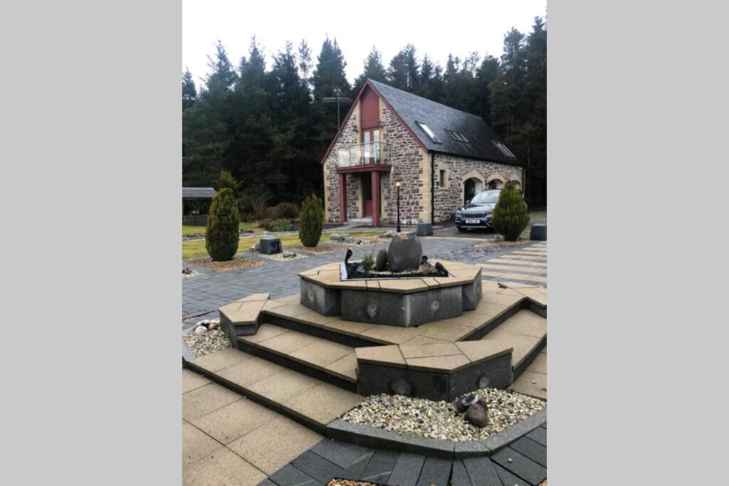 Struan Coach House In Gated Residence Stirling Exterior photo